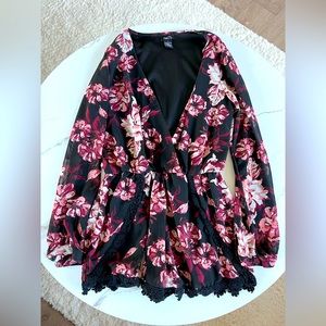 Long sleeve lace sheer romper Small